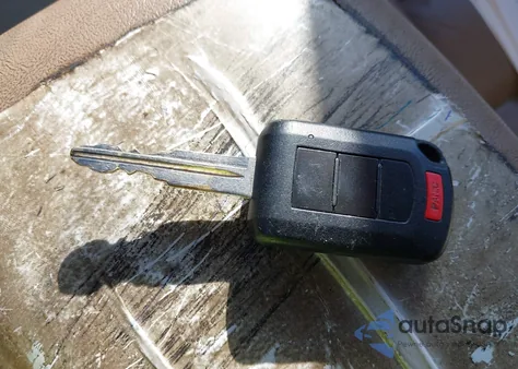 2018 Mitsubishi Mirage Es z USA, uszkodzony, nr VIN ML32A3HJ1JH010319